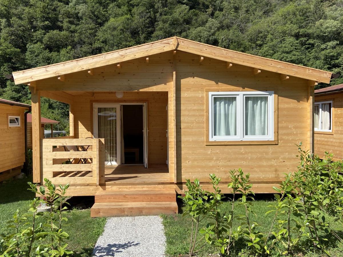 Camping Piccolo Paradiso Avegno Buitenkant foto